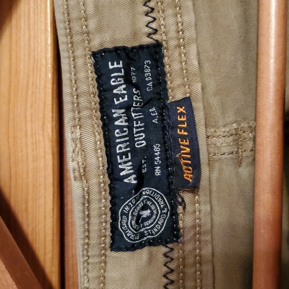 American Eagle Cargo Shorts - Picture 3 of 4